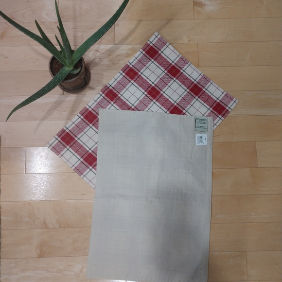 Pottery Barn Place Mats (2) - Picture 3 of 3